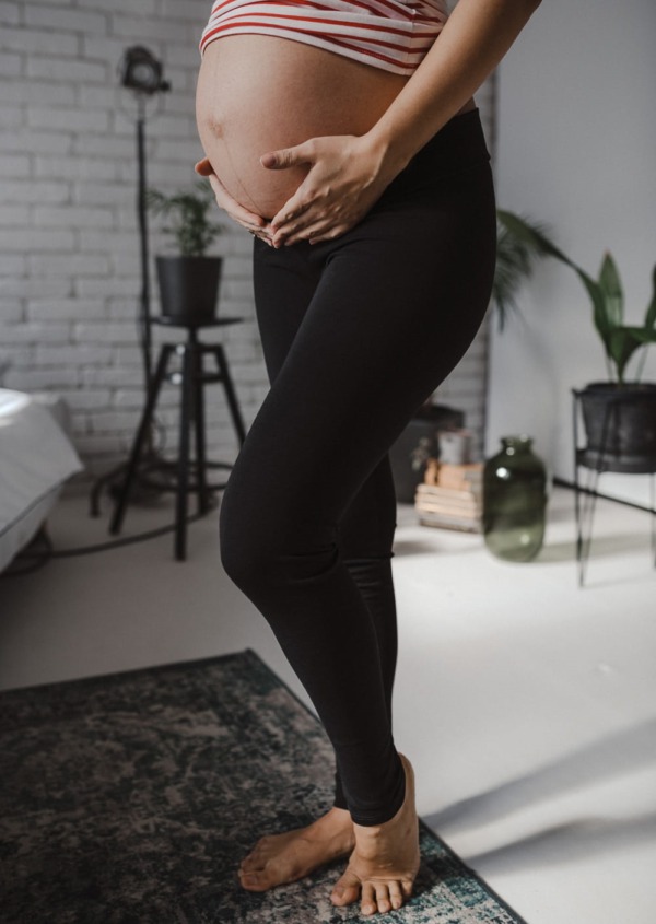 Těhotenské legíny s nízkým pasem černé