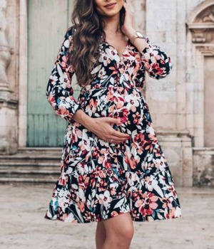 Květinové těhotenské šaty kojící